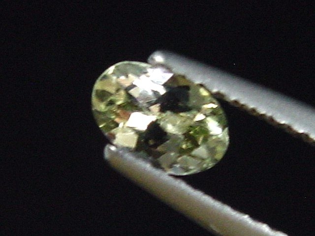 Zoisit 0,48 Ct. seltene Naturfarbe - Merelani, Tansania