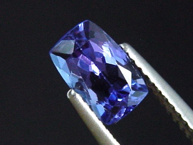 Tanzanite 1,31 Ct. antique cut - finest blue violet