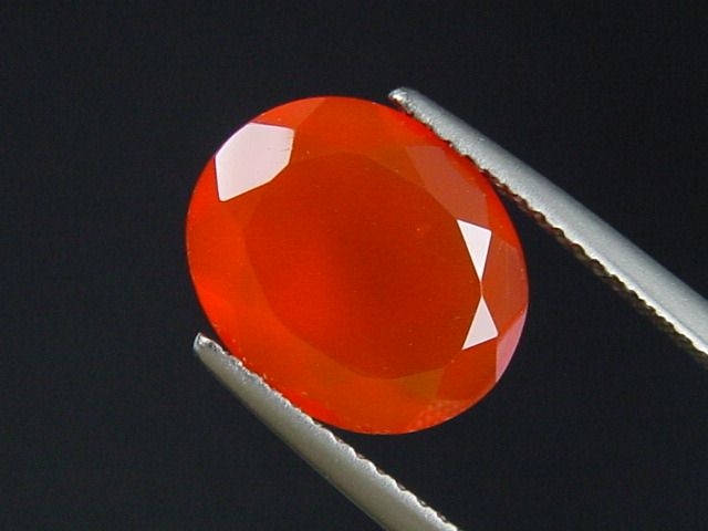 Karneol 3,44 Ct. leuchtendes orangerot 12 x 10 mm Oval Indien