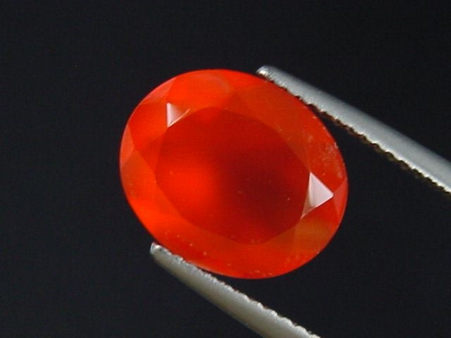 Carnelian 3,60 Ct. glowing orangered oval India