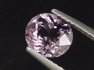 Spinell 1,50 Ct. - Oval - Sri Lanka