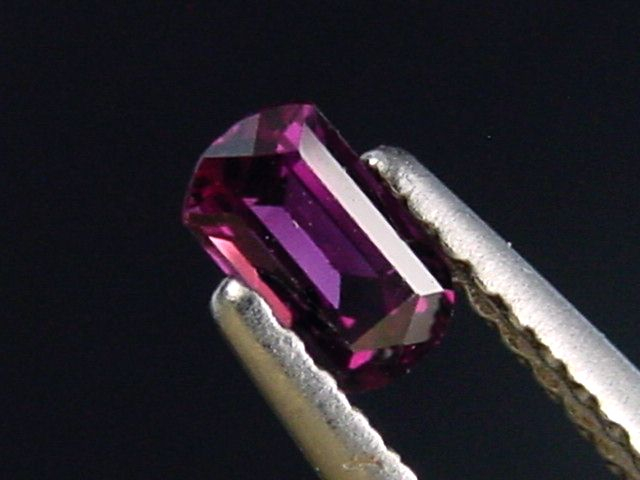 Saphir violett 0,37 Ct. Naturfarbe Baguette Tansania