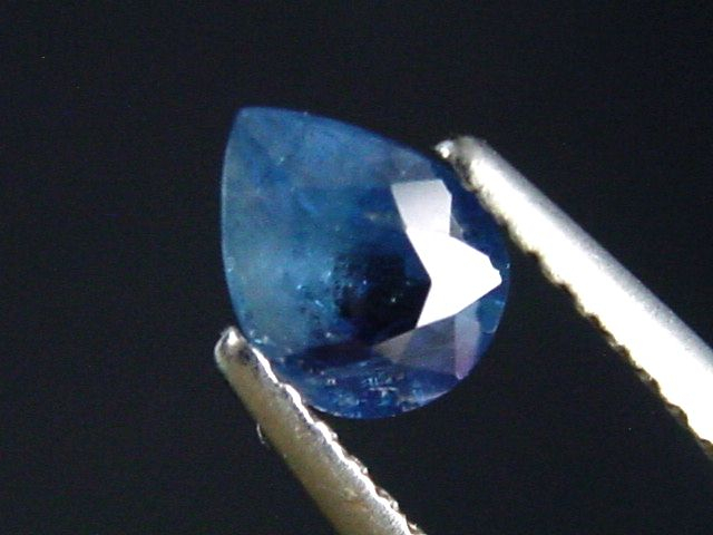 Blauer Saphir 0,81 Ct. Tropfen 6 x 4,5 mm Australien