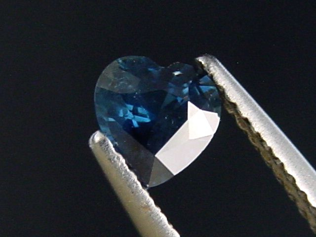 Blue Sapphire 0,68 Ct. heart Australia