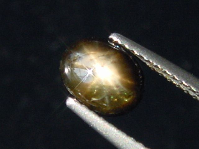 12-strahliger Sternsaphir 2,01 Ct. heller Stern - sehr selten