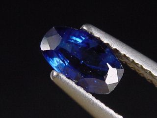 Blauer Saphir 0,69 Ct. - 6,5 x 4 mm rounded Baguette - Sri Lanka