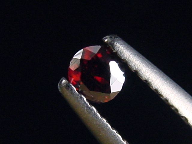 Rutile 0,17 Ct. rust red faceted - Minas Gerais, Brazil