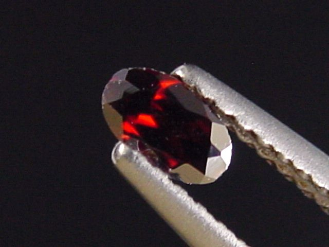 Rutil 0,23 Ct. rostrot Oval facettiert - Minas Gerais, Brasilien