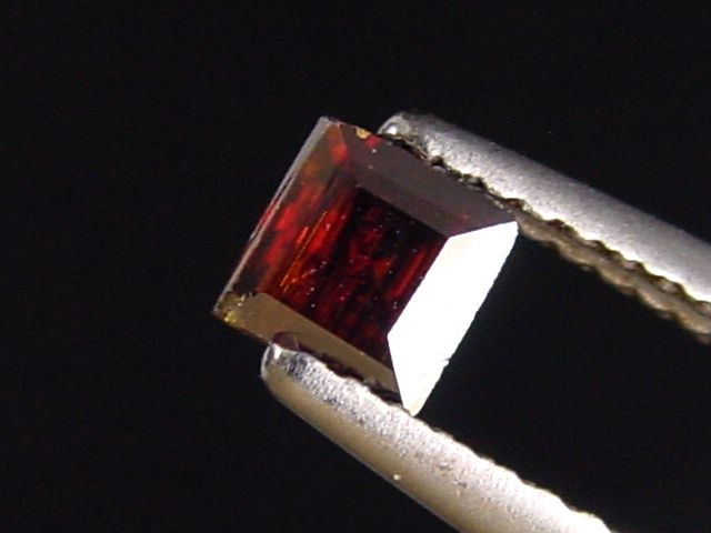 Rutile 0,46 Ct. rust red faceted - Minas Gerais, Brazil