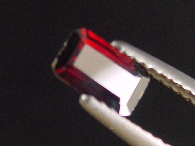 Rutile 0,79 Ct. rust red faceted - Minas Gerais, Brazil