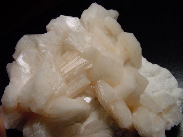 Stilbite specimen 95 mm - Dekkan Trapp, India
