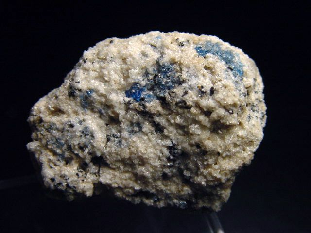 Hauyn / Hauynit reiche Stufe 35 mm - Laacher See, Eifel, Deutschland