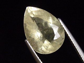Wüstenglas 5,47 Ct. facettierter Tropfen - selten