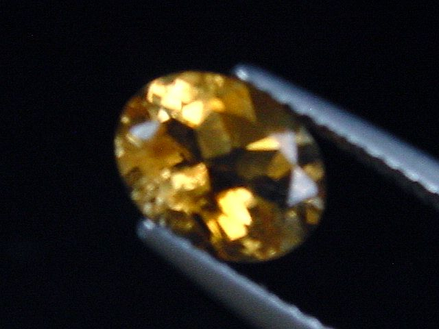 Citrin 1,42 Ct. Oval 8 x 6 mm Brasilien