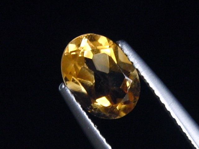 Citrin 1,31 Ct. Oval 8 x 6 mm Brasilien