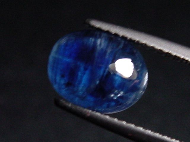 Kyanite / Disthen 4,13 Ct. oval cabochon Brazil