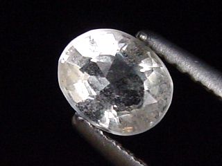 Pollucite 0,68 Ct. oval rare - Skardu, Pakistan