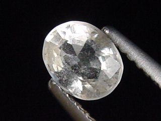 Pollucite 0,68 Ct. oval rare - Skardu, Pakistan