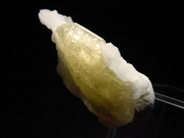 Brazilianite crystal 35 mm - Linopolis, Brazil