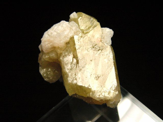 Brazilianite crystal 33 mm - Linopolis, Brazil
