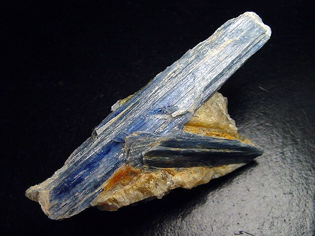 Kyanite / Disthen specimen 73 mm - Minas Gerais, Brazil