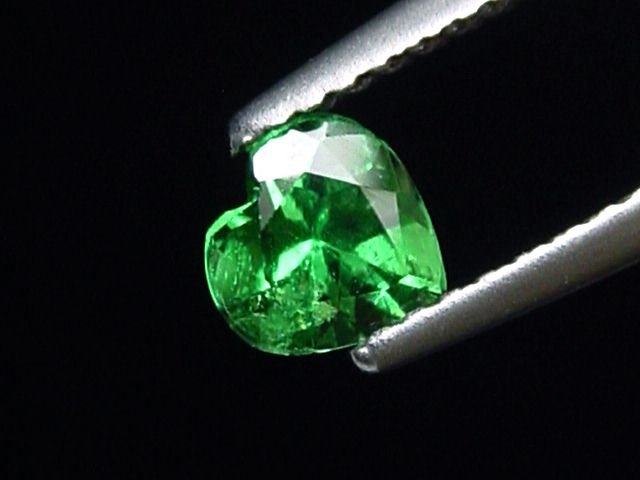 Tsavorit Granat 0,55 Ct. Spitzenfarbe Herz Tansania