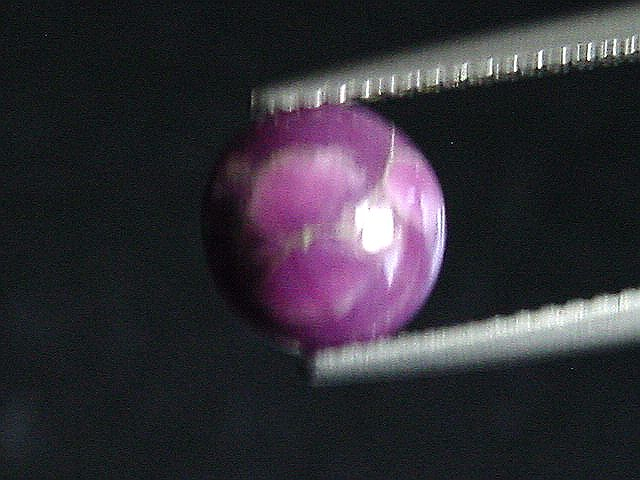 Sugilit 1,64 Ct. Rund Cabochon - Wessels mine, Kuruman, Südafrika B-Qualität