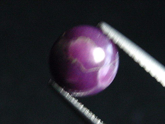 Sugilit 1,64 Ct. Rund Cabochon - Wessels mine, Kuruman, Südafrika B-Qualität
