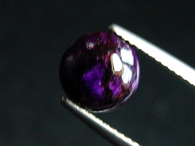 Sugilit 2,15 Ct. Rund Cabochon - Wessels mine, Kuruman, Südafrika