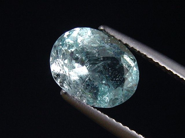 Aquamarin 2,02 Ct. Oval 10 x 8 mm Brasilien