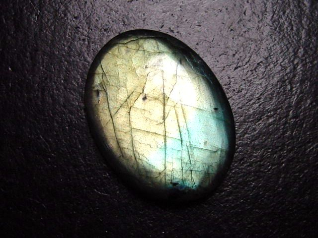 Labradorit 37,75 Ct. Oval Cabochon 30 x 23 mm Australien