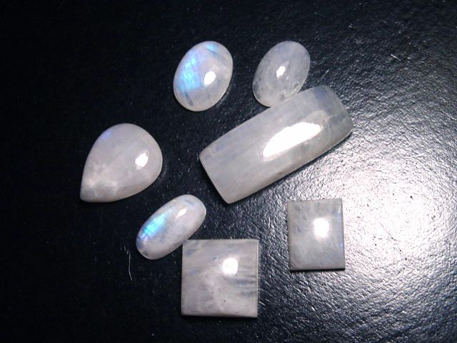 Rainbow moonstone lot 158,10 Ct. 7 cabochons
