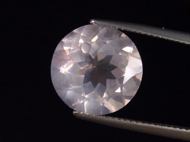 Rose Quartz 7,10 Ct. bright pink round