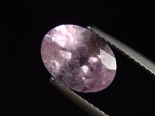 Morganit 2,43 Ct. - Oval 10,5 x 8 mm Brasilien