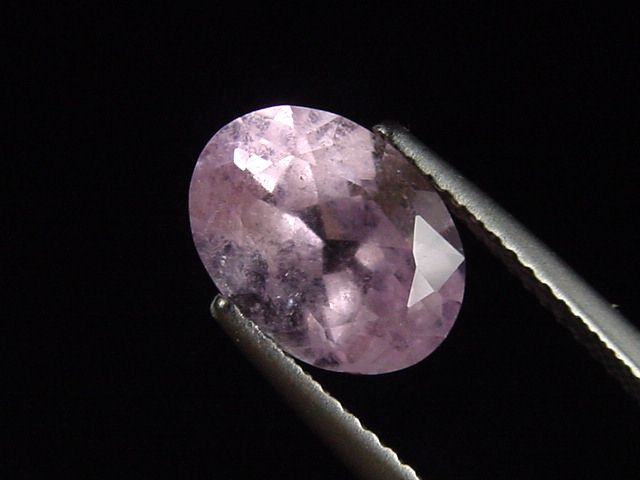 Morganit 2,43 Ct. - Oval 10,5 x 8 mm Brasilien