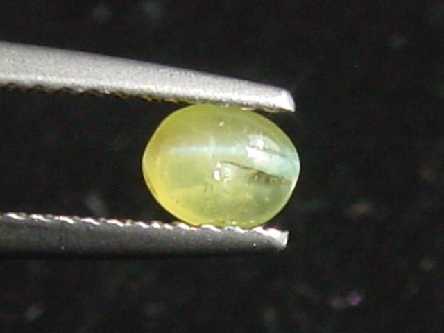 Chrysoberyl cat's eye 0,54 Ct. cabochon