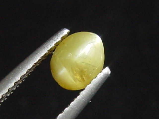 Chrysoberyll Katzenauge 1,36 Ct. Oval Cabochon B-Qualität