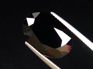 Enstatite 12,42 Ct. rare - oval faceted Mbeye, Tanzania