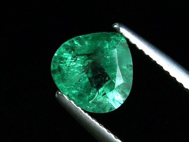 Smaragd 1,48 Ct. feines Blaugrün 7,5 x 7,5 mm Tropfen Kolumbien