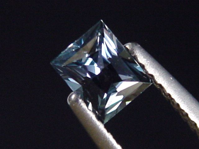 Saphir stahlblau 0,52 Ct. Naturfarbe Baguette Tansania