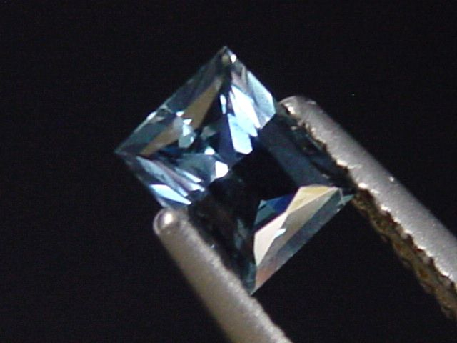 Saphir stahlblau 0,53 Ct. Naturfarbe Baguette Tansania