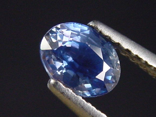 Saphir blau 0,94 Ct. Naturfarbe Oval Tansania
