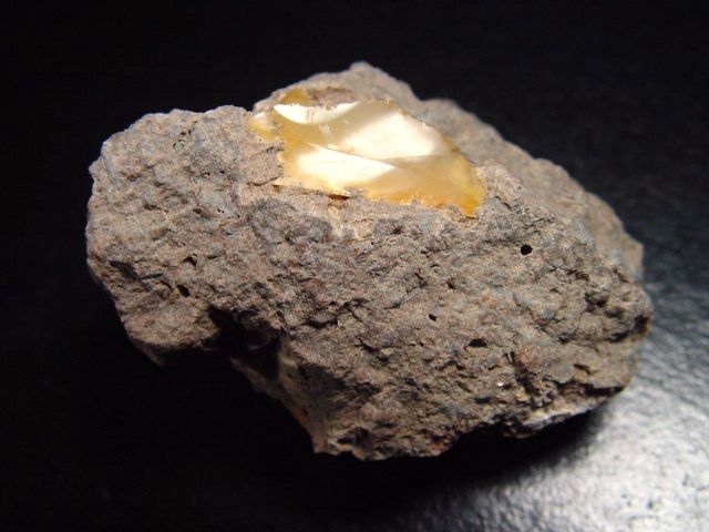 Feueropal gelb 50 mm - Zemplen, Ungarn