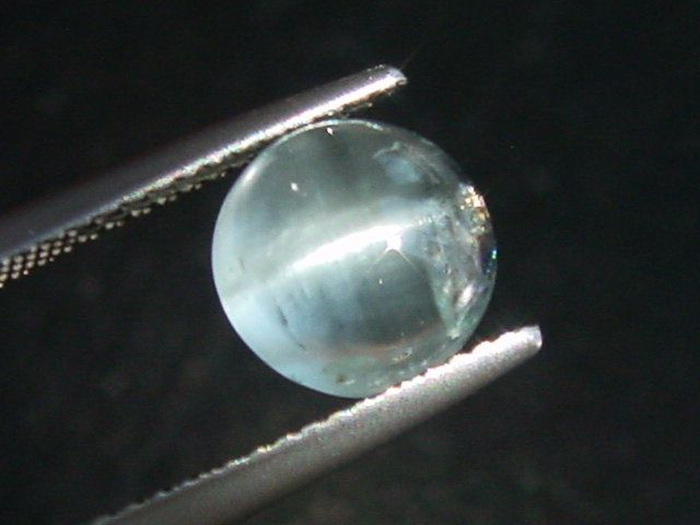 Aquamarin Katzenauge 2,27 Ct. rund Cabochon Brasilien