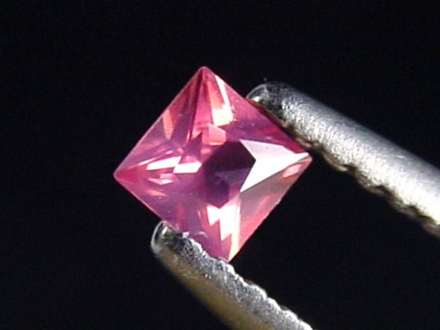 Spinel 0,16 Ct. square cut Tanzania