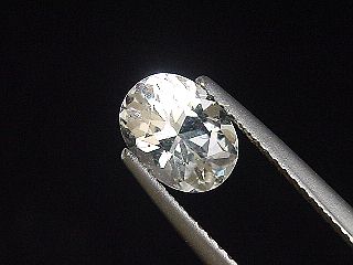 Pollucite 1,27 Ct. oval rare - Skardu, Pakistan