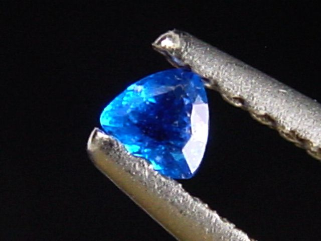 Hauyn / Hauynit 0,06 Ct. 2,5 mm Trillion - Ettringen, Eifel, Deutschland