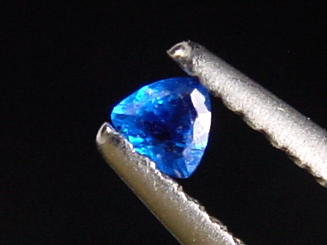 Hauyn / Hauynit 0,06 Ct. 2,5 mm Trillion - Ettringen, Eifel, Deutschland