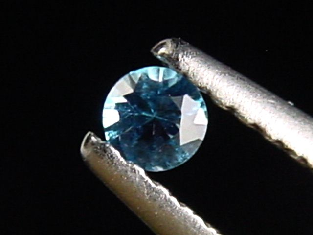 Hauyn / Hauynit 0,06 Ct. 2,5 mm Rund - Ettringen, Eifel, Deutschland