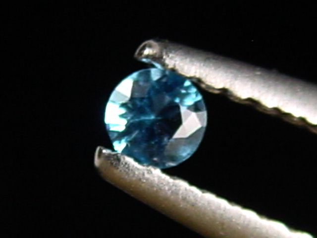 Hauyn / Hauynit 0,06 Ct. 2,5 mm Rund - Ettringen, Eifel, Deutschland